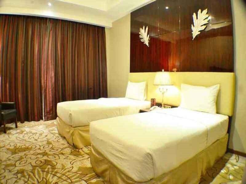 Sutan Raja Hotel and Convention photo 2