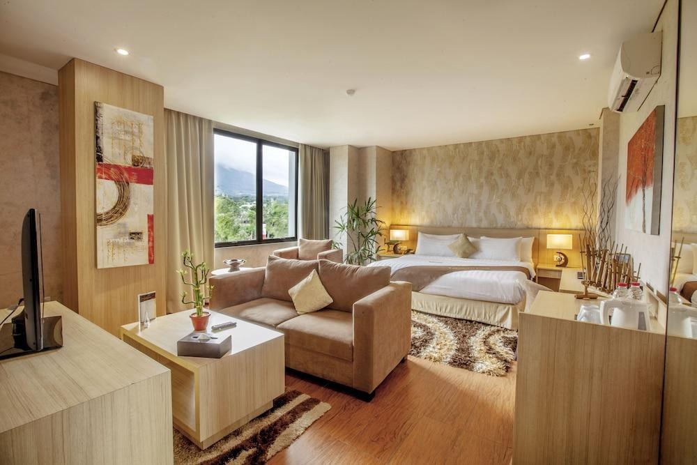 Padjadjaran Suites Resort and Convention