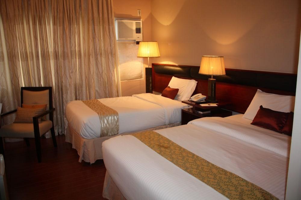 Allure Hotel & Suites photo 2