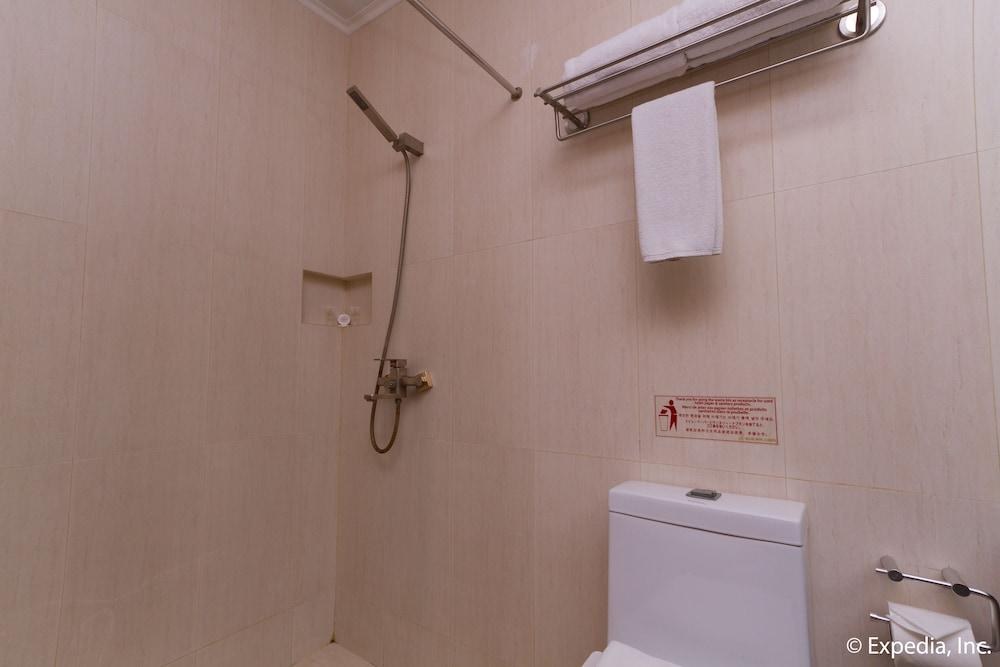 Allure Hotel & Suites photo 3