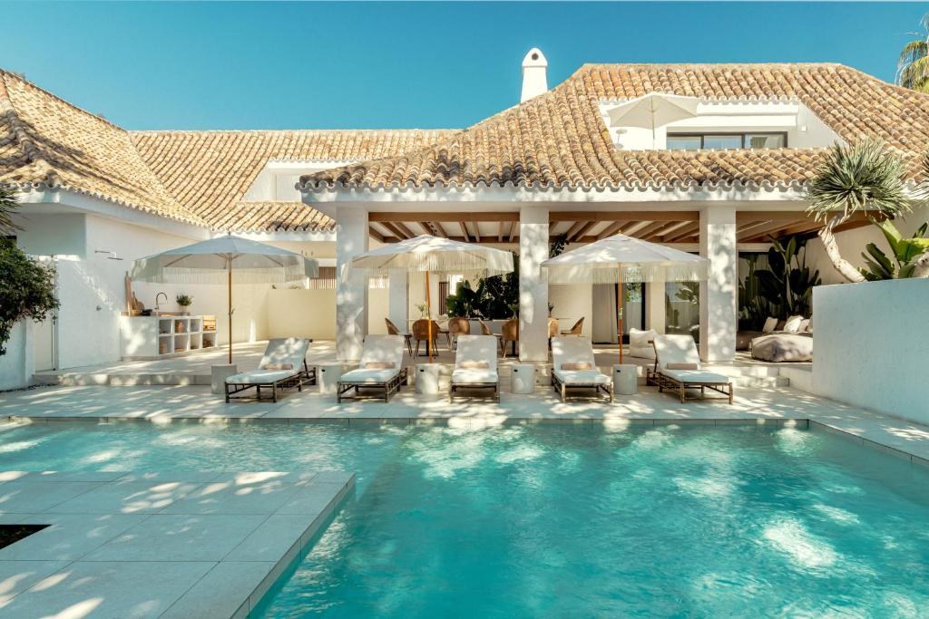 ANFITRION VILLAS SUITES MARBELLA