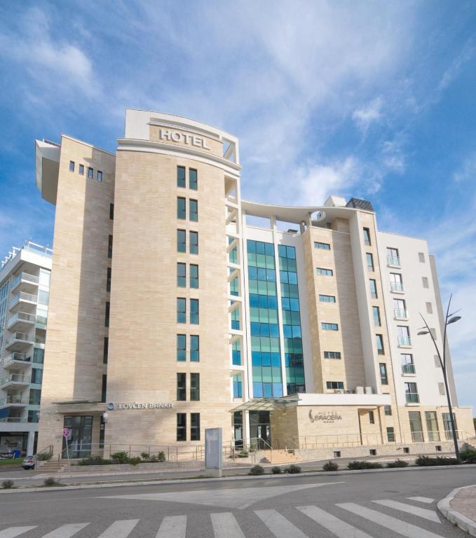 BRACERA HOTEL BUDVA