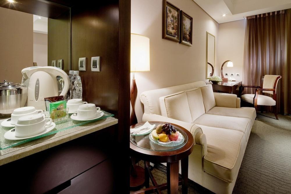 Queena Plaza Hotel Tainan photo 1