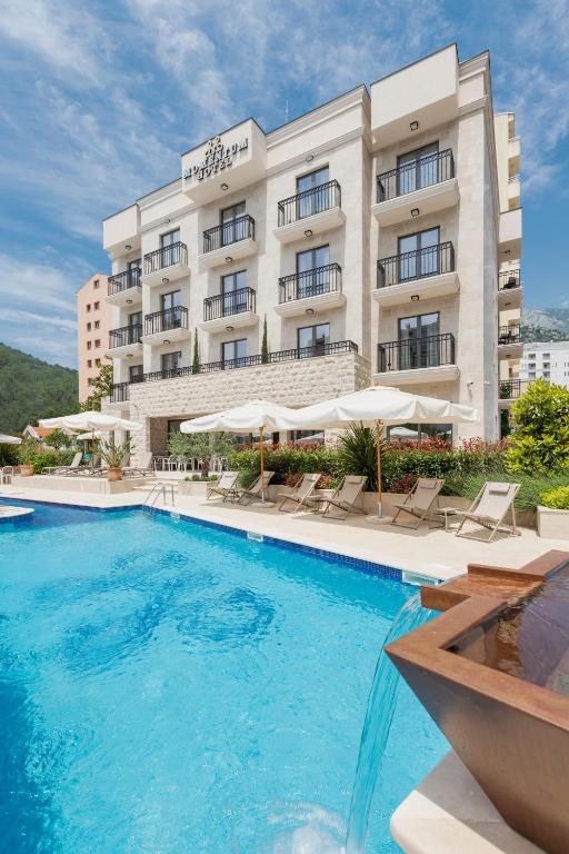 MOMENTUM HOTEL BUDVA