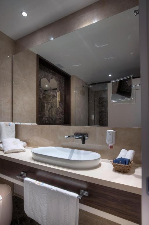 RIVA HOTEL PETROVAC photo 4