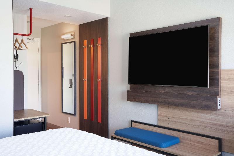 Tru by Hilton Fort Lauderdale Downtown photo 4