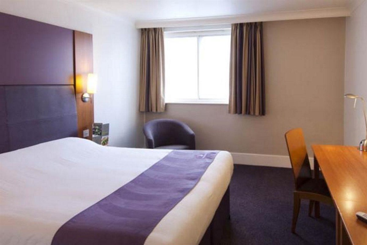 Premier Inn Manchester Trafford Centre Wst photo 3