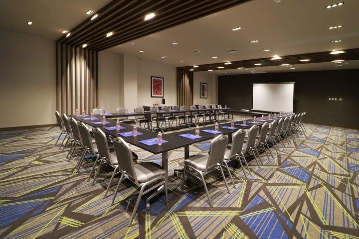 Holiday Inn Express Monterrey Fundidora by IHG photo 3