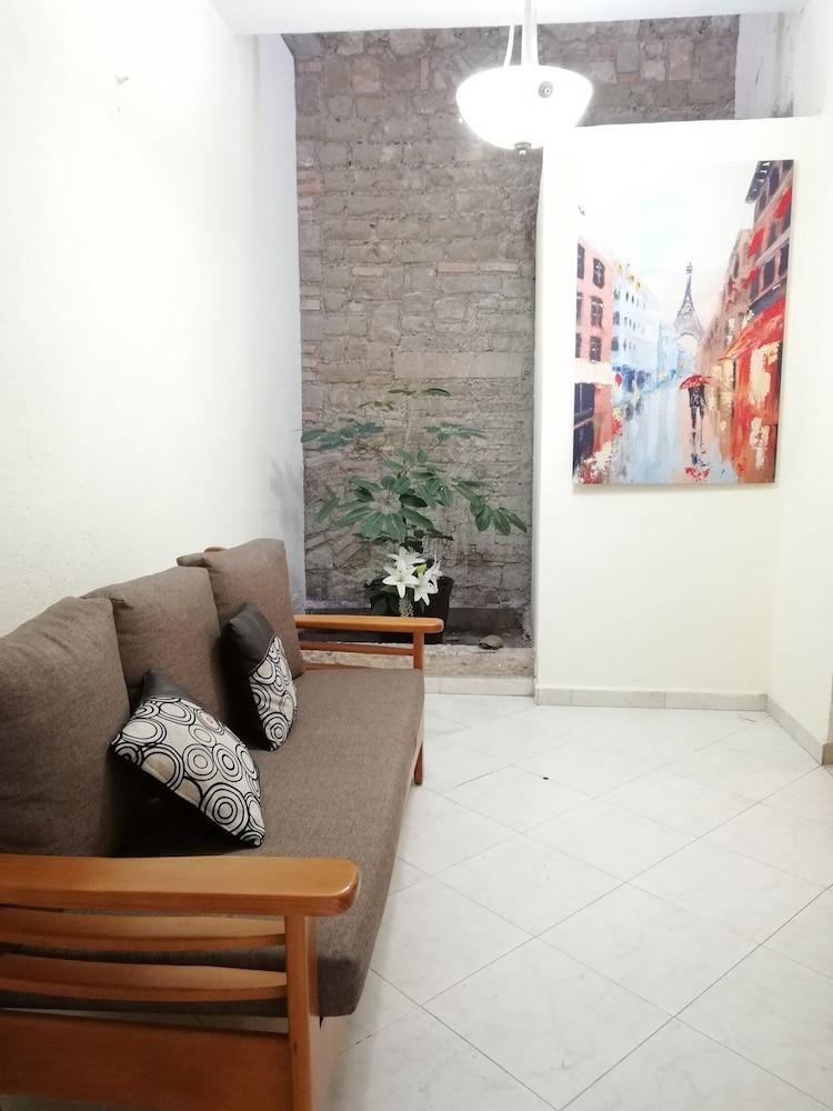 Capital O Hotel San Jose photo 2