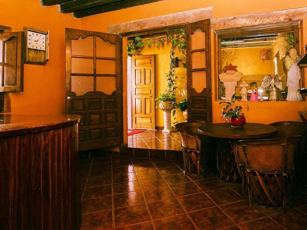 OYO Posada De Los Angeles photo 3