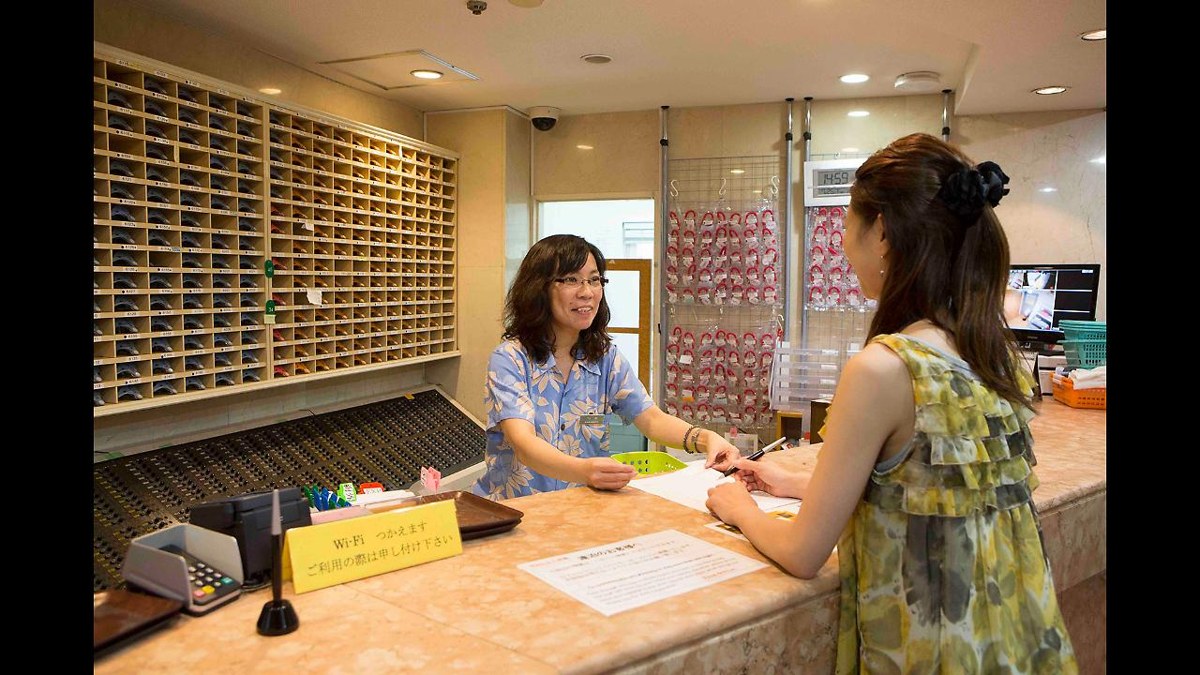 Shinjuku Kuyakusho-mae Capsule Hotel