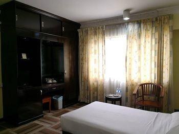 Palace Hotel photo 2