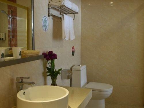 GreenTree Alliance Shenzhen Fuyong Metro Station Hotel photo 4