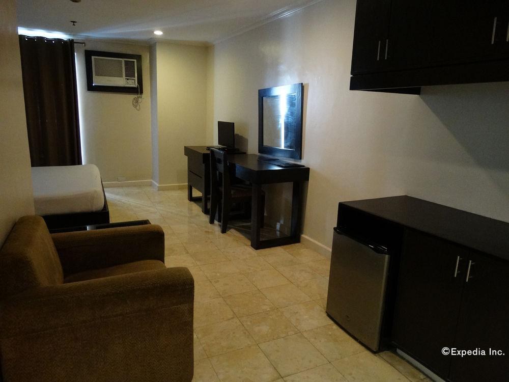 Paragon Tower Hotel photo 1