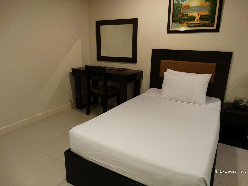 Paragon Tower Hotel photo 2