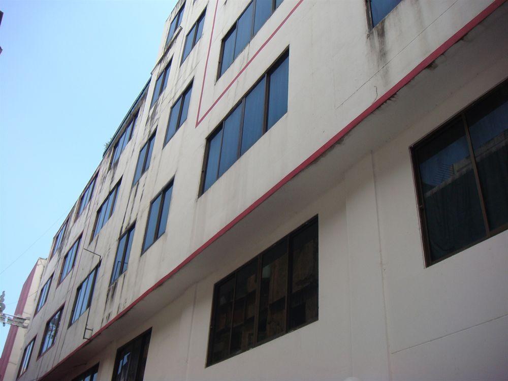 Sapphire Hotel Silom Bangkok photo 1
