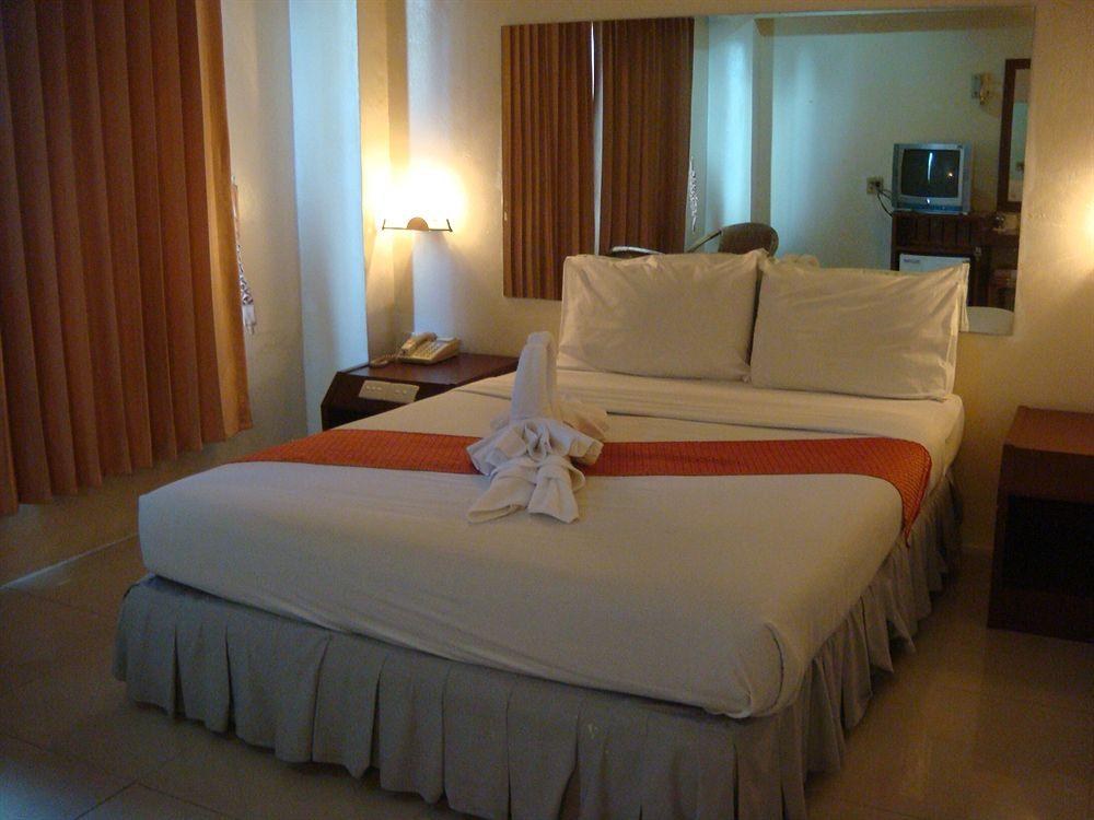 Sapphire Hotel Silom Bangkok photo 2