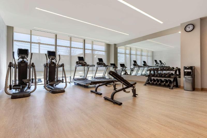 Cambria Hotel Washington D.C. Navy Yard Riverfront photo 1