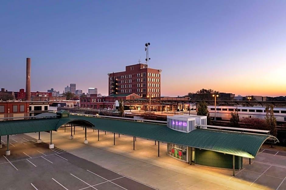 The Central Station Memphis, Curio Collection by Hilton photo 4
