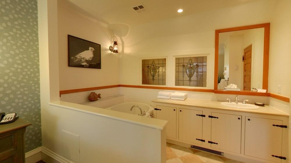 Hilton Grand Vacations Club Tremblant Canada photo 2