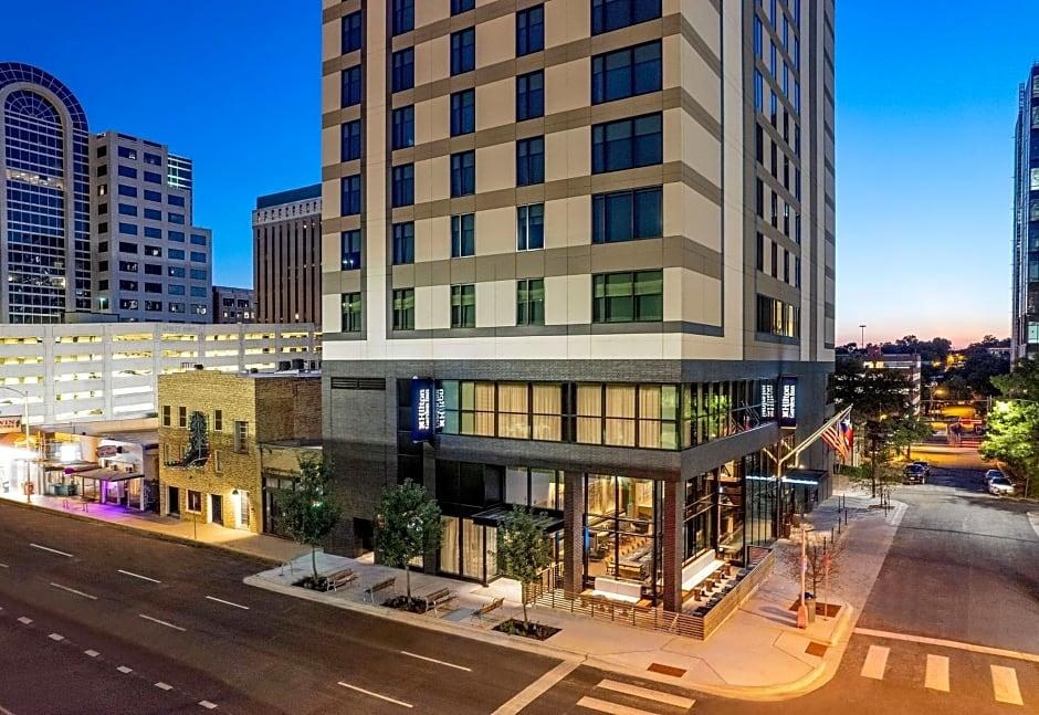 Hilton Garden Inn Austin University Capitol District, TX photo 2
