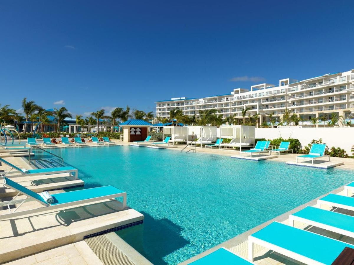 MARGARITAVILLE ISLAND RESERVE CAP CANA WAVE