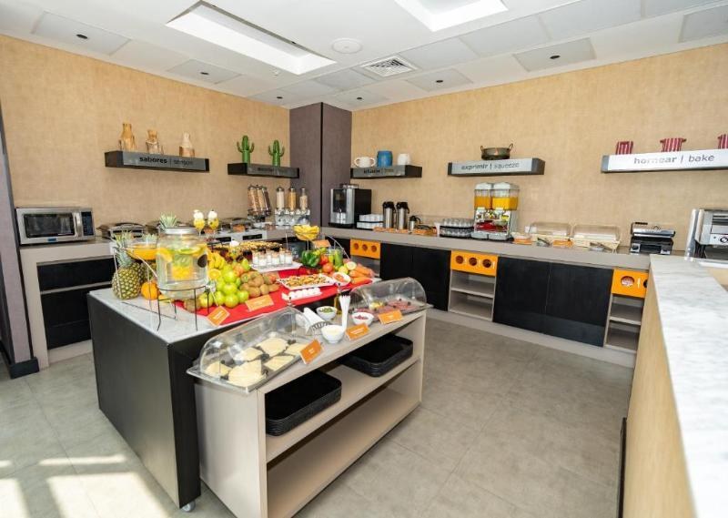 Hampton By Hilton Santiago Las Condes photo 2