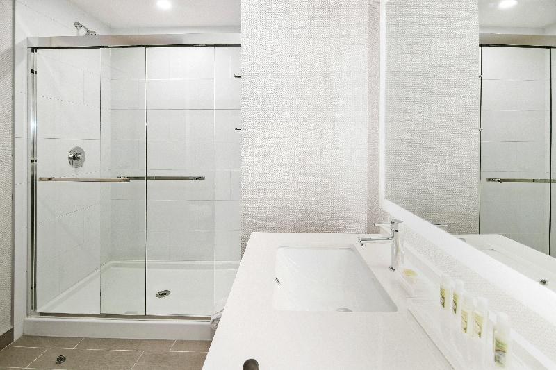 Holiday Inn & Suites Calgary Airport North photo 1