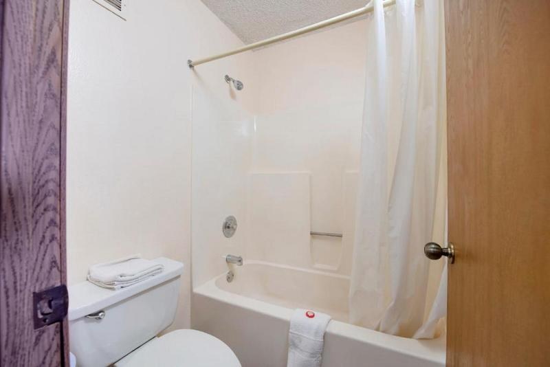 OYO Hotel Tulsa International Airport photo 2