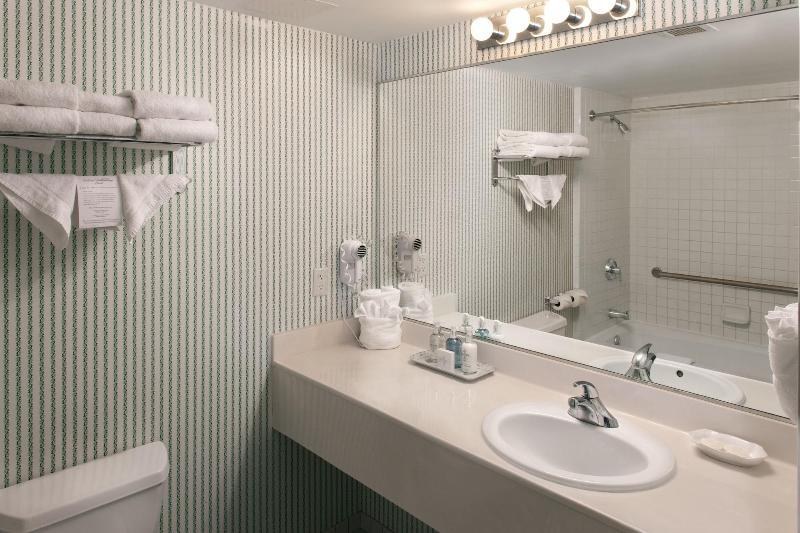Woodlands Hotel & Suites - A Colonial Williamsburg photo 2