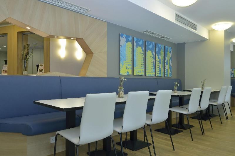 B&B Hotel Stuttgart-City photo 2