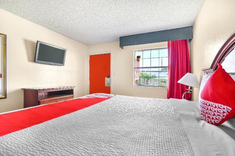 OYO Hotel San Antonio Lackland Near Seaworld photo 1