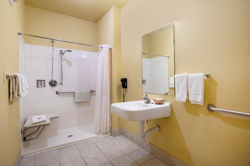 OYO Hotel Valley View TX, I-35 photo 1