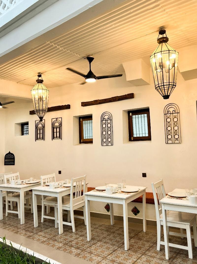 Emerald Palm Courtyard Hotel