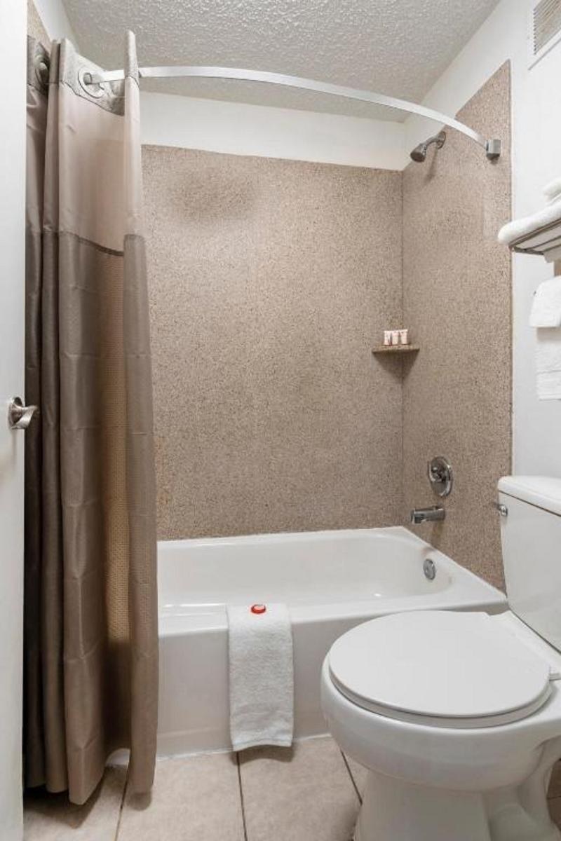 OYO Hotel Bossier City LA - Red River photo 1