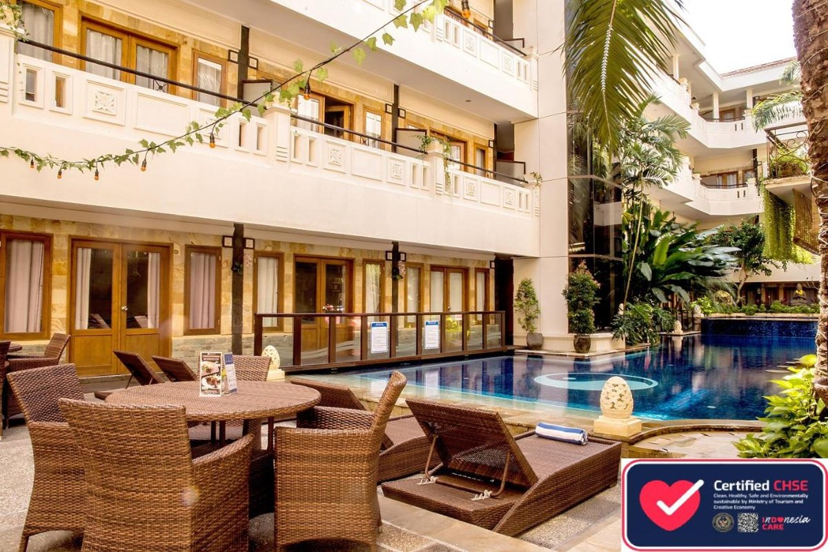 FAMOUS HOTEL KUTA photo 3