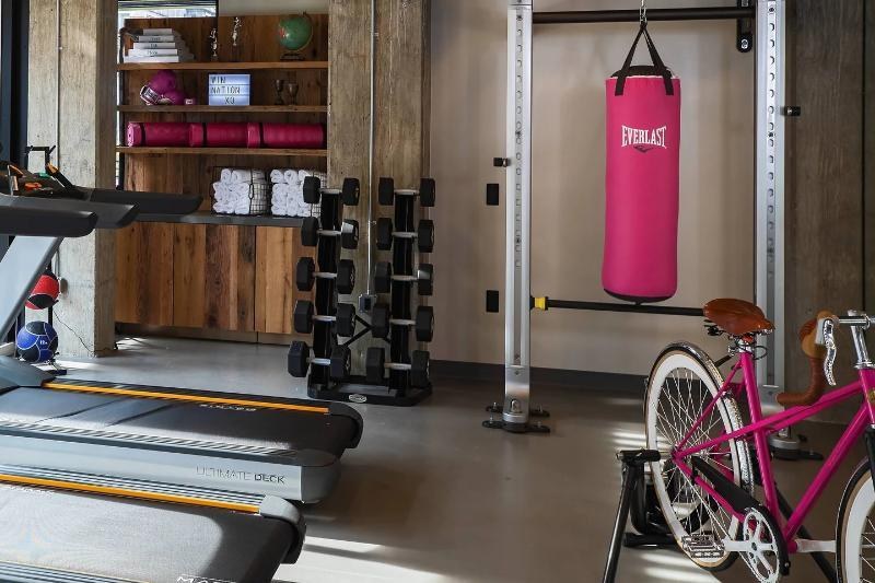MOXY ATHENS CITY photo 1