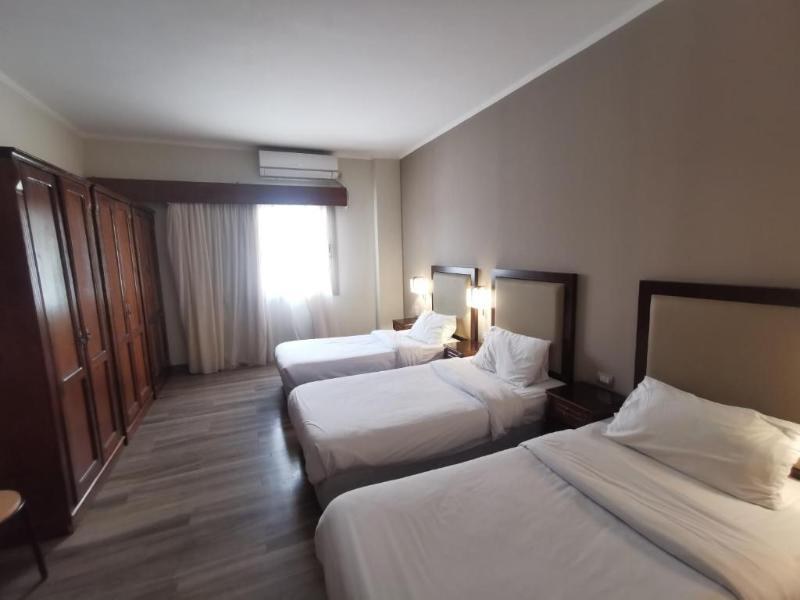 Green Plaza Inn photo 1