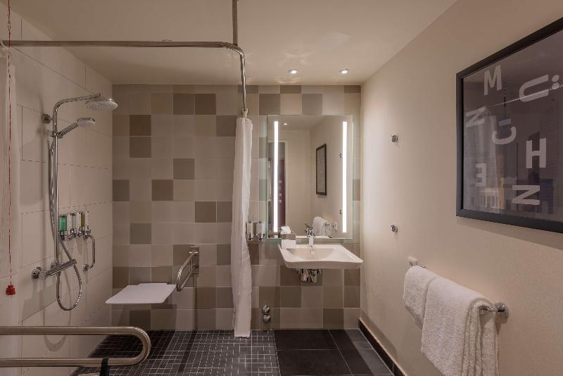 Hampton by Hilton Munich City North photo 3