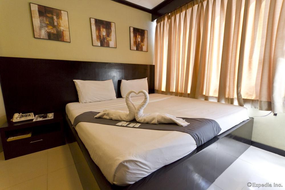 Richmond Plaza Hotel photo 3