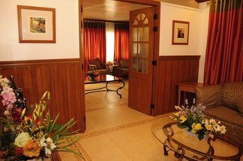 Golden Pine Hotel photo 1