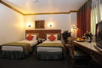 Golden Pine Hotel photo 2