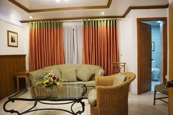 Golden Pine Hotel photo 4