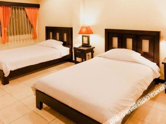 Lloyd's Inn Bali photo 1