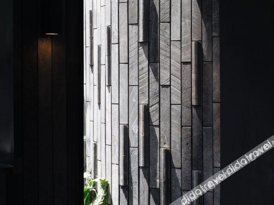 Lloyd's Inn Bali photo 3