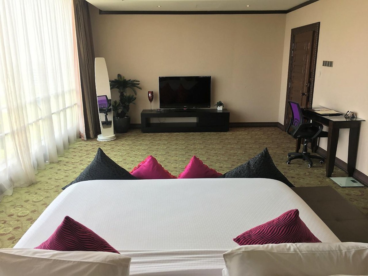 Kinta Riverfront Hotel & Suites photo 2