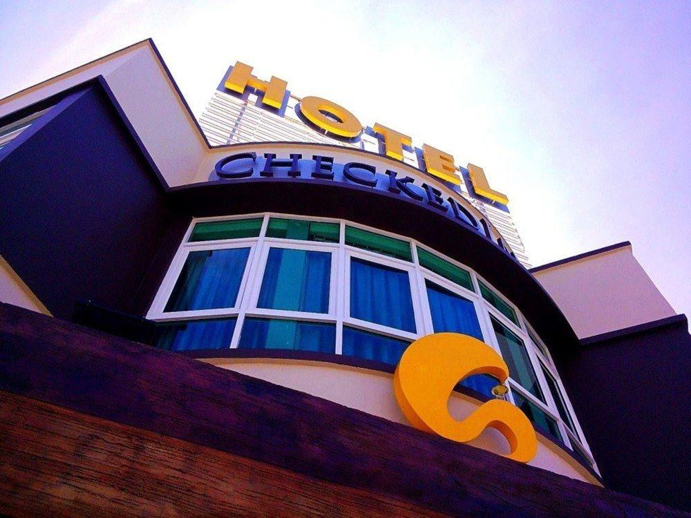 Hotel CheckedInn photo 1