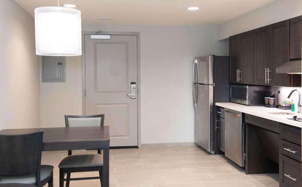 Homewood Suites by Hilton North Charleston photo 2