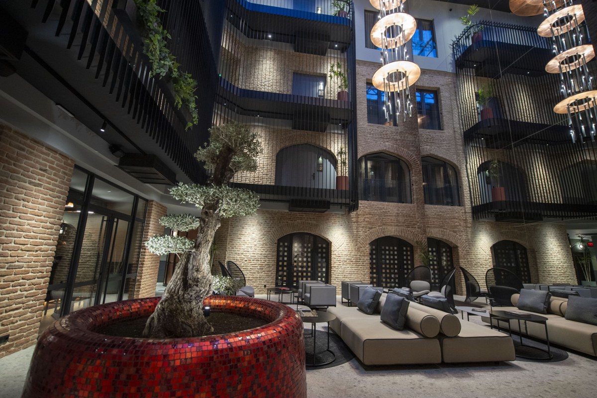 QARVASLA HOTEL