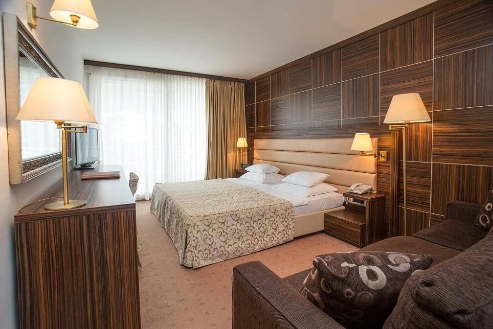 PALAS HOTEL PETROVAC